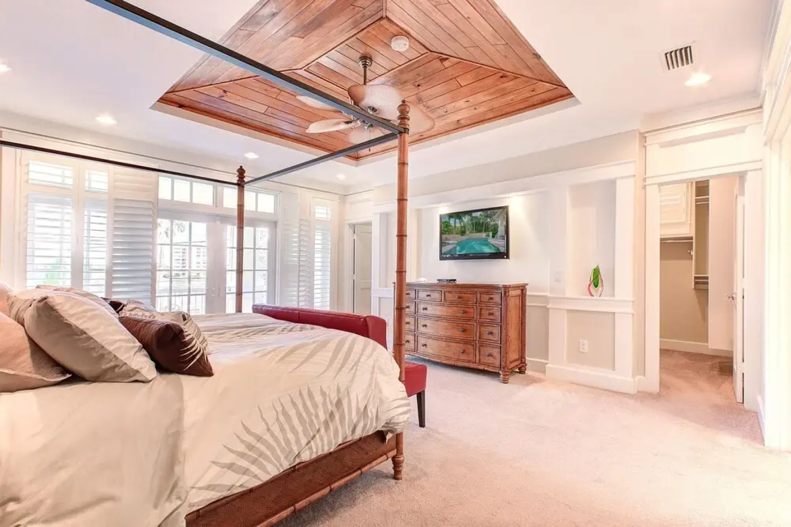 Ultimate Island Getaway - Monthly Beach Rental 4 Bedroom Home by RedAwning