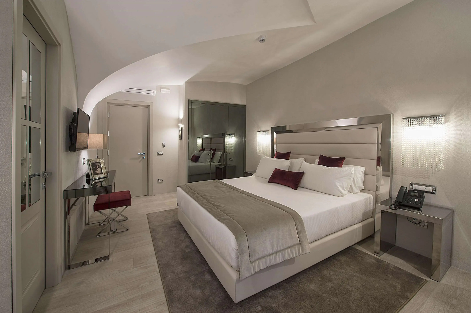 Terrace Pantheon Relais