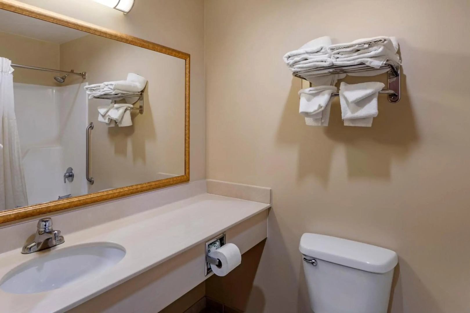 Quality Inn & Suites Rockport - Owensboro North (GOLD AWARD WINNER)