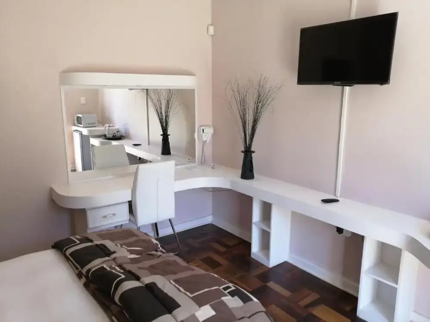 Thatchers Guest Rooms