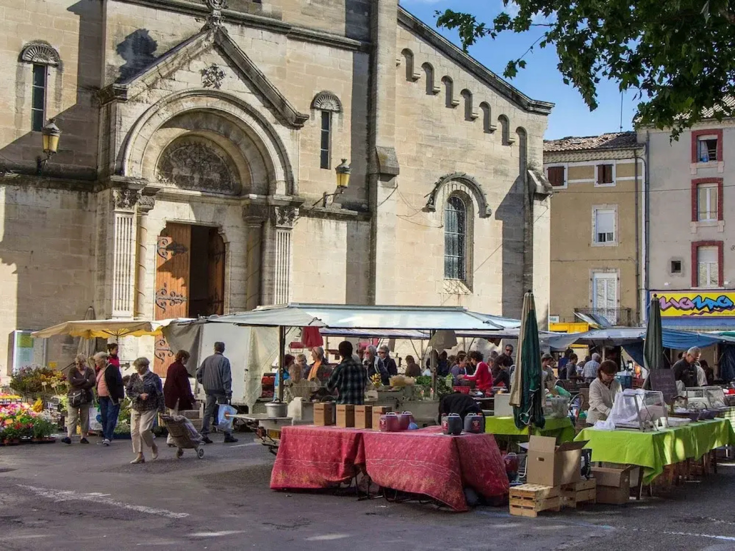 Spacious villa in St. Ambroix with private pool