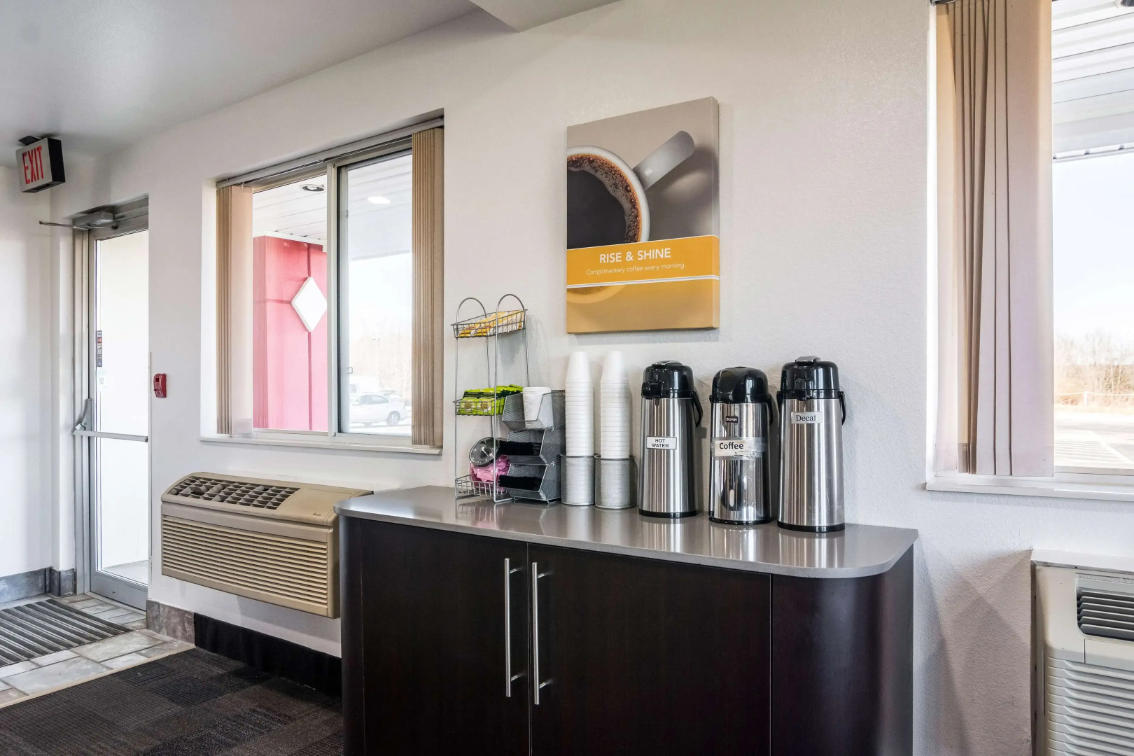 Motel 6 Barkeyville, PA