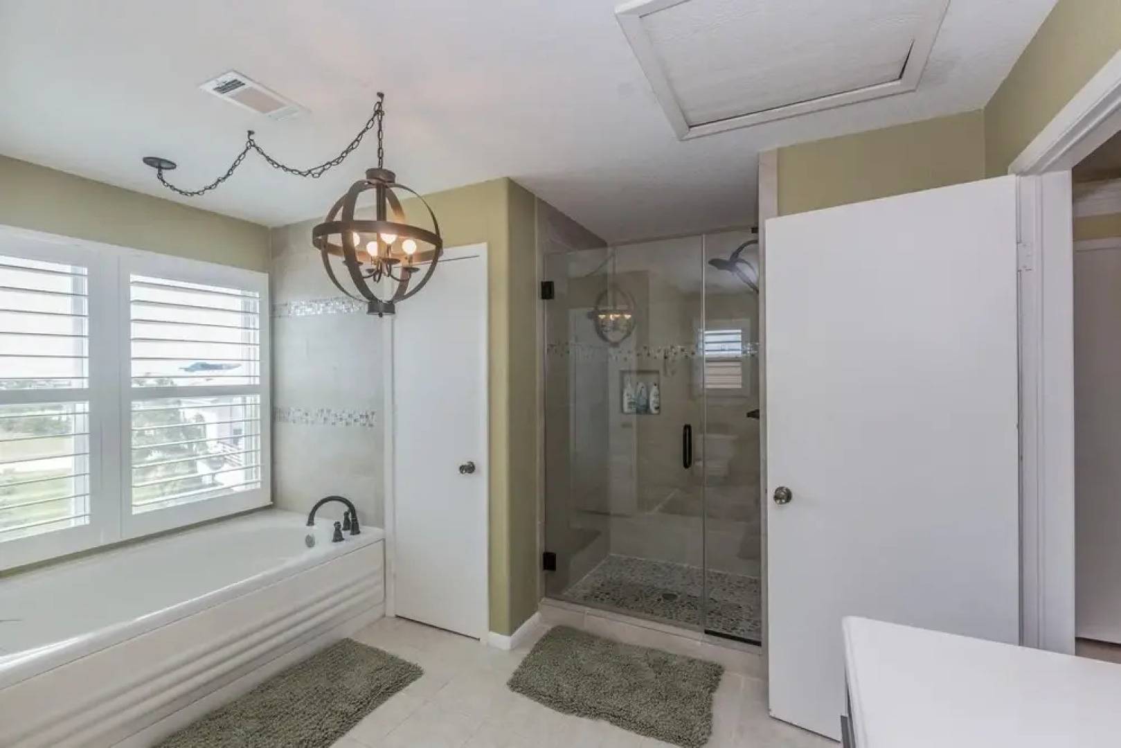 Tropical Oasis In Beautiful Galveston-tiki Island 3 Bedroom Home by Redawning