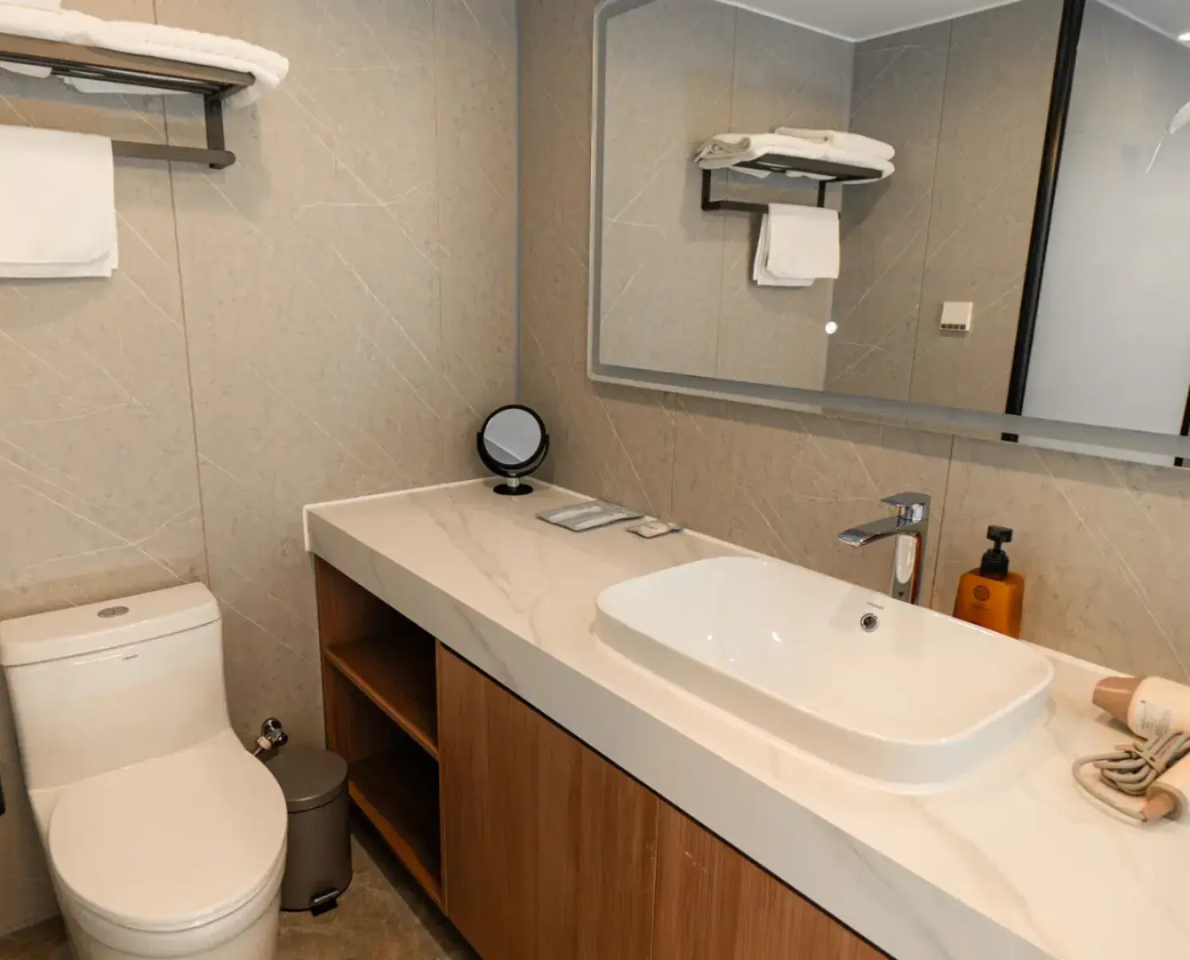 Astro Base (Астро Бейс)