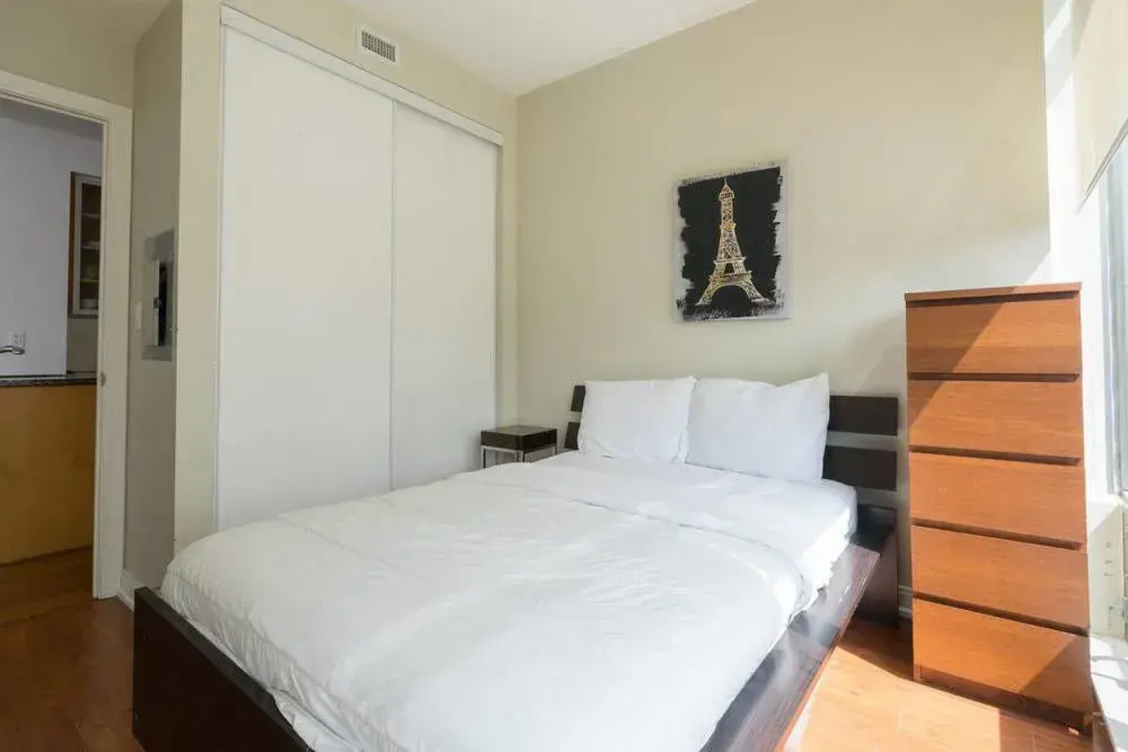 Mary-am Suites - Yorkville Suites