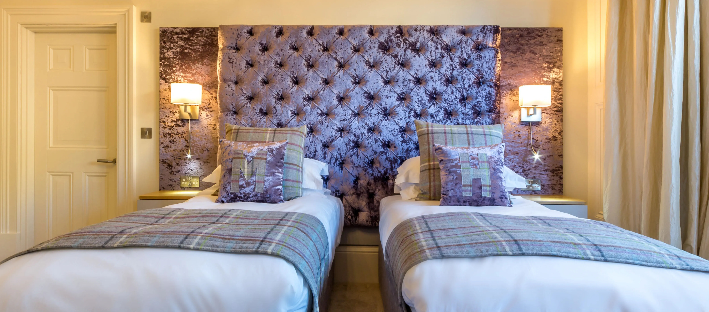 White Hart Hotel & Apartments