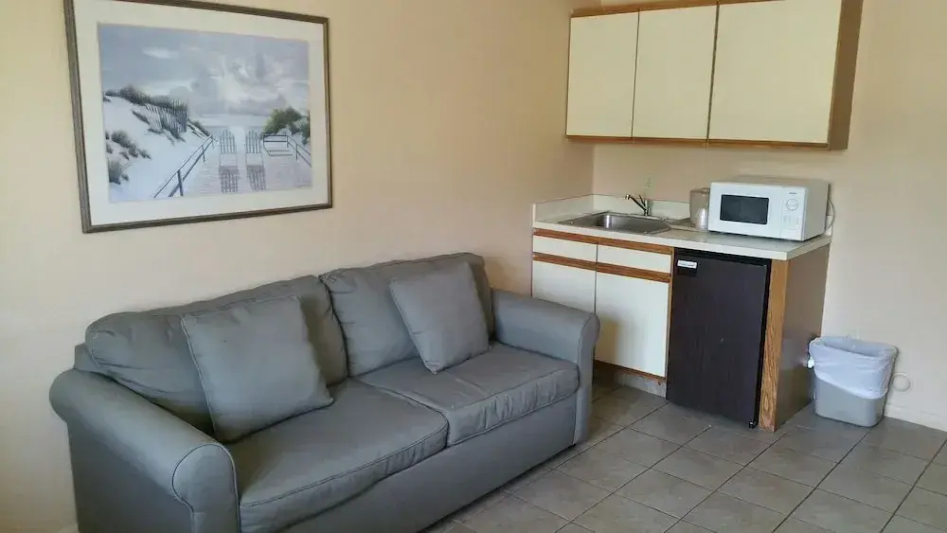 Sand Pebble Motor Lodge