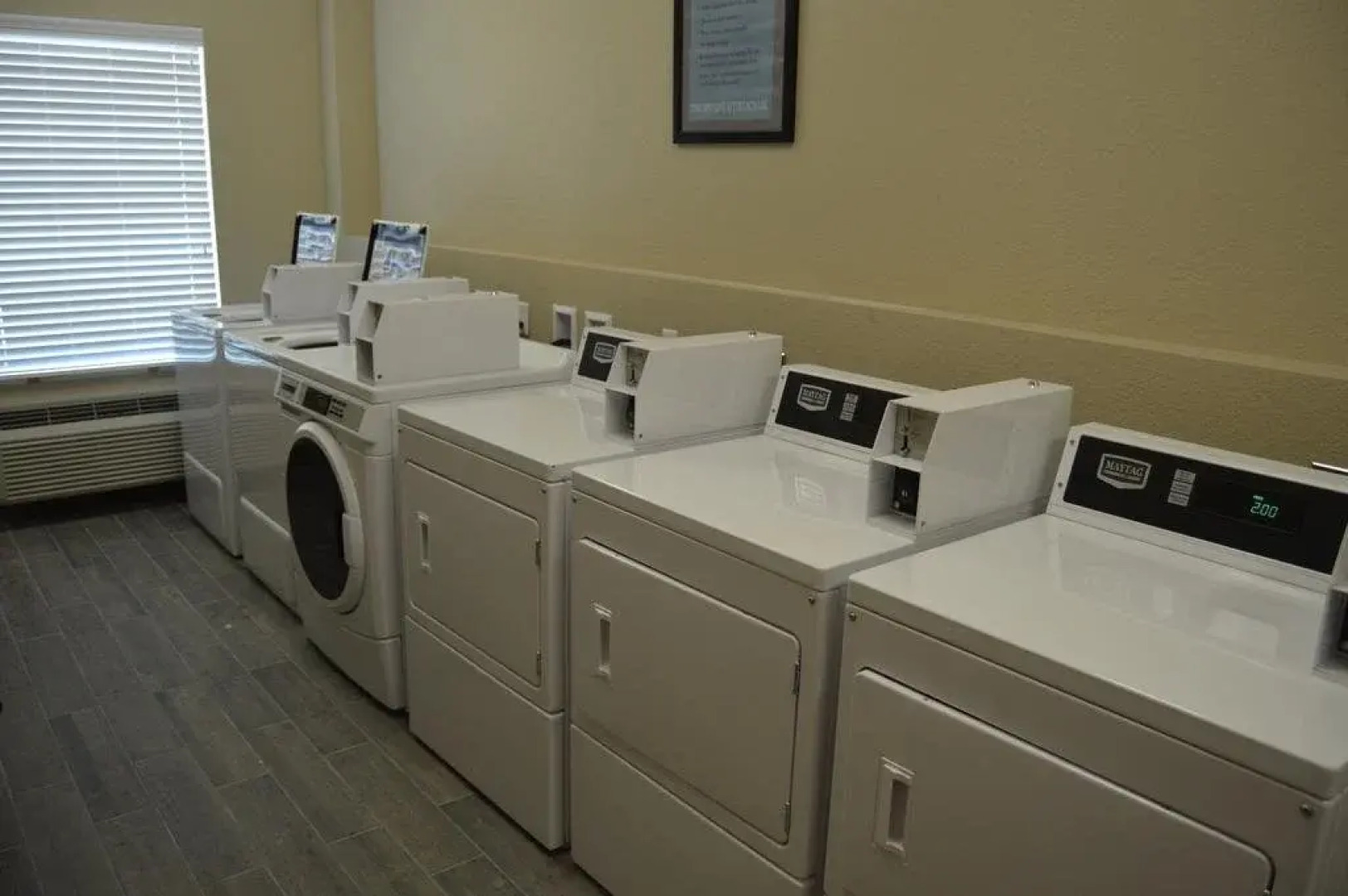 Heritage Place Hotel & Suites