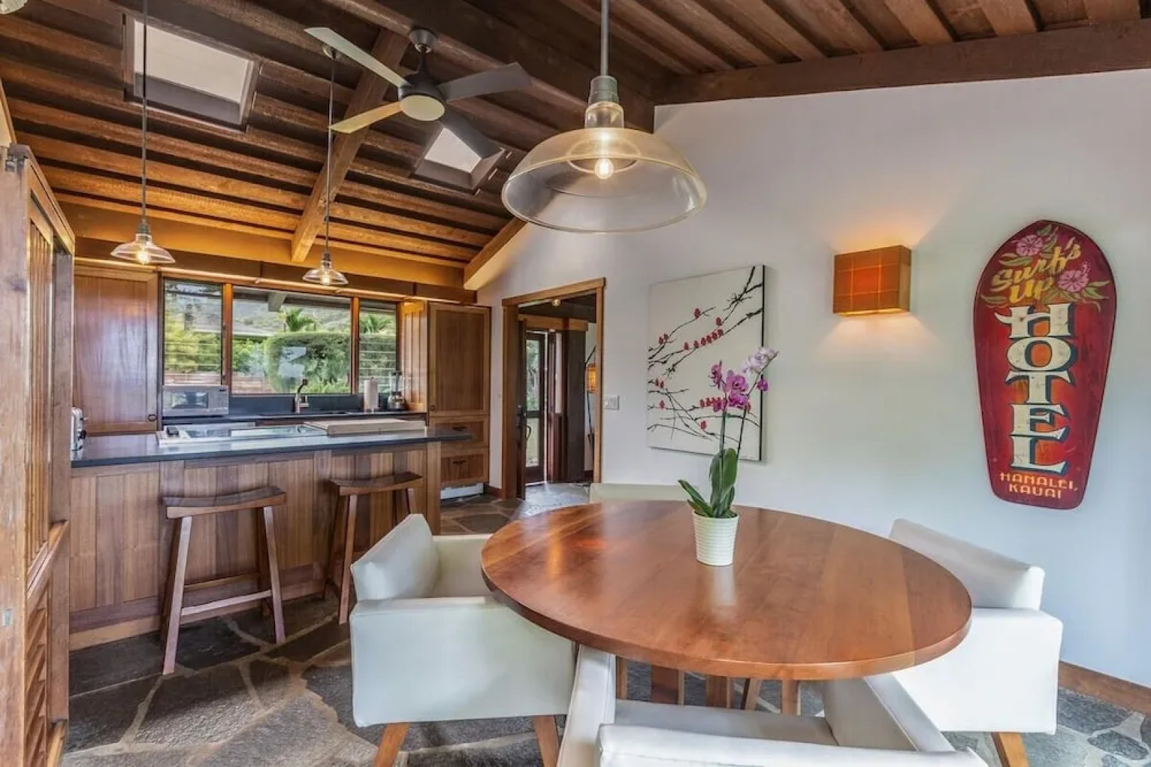 Hale Maluhia Hanalei 1 Bedroom Home by RedAwning