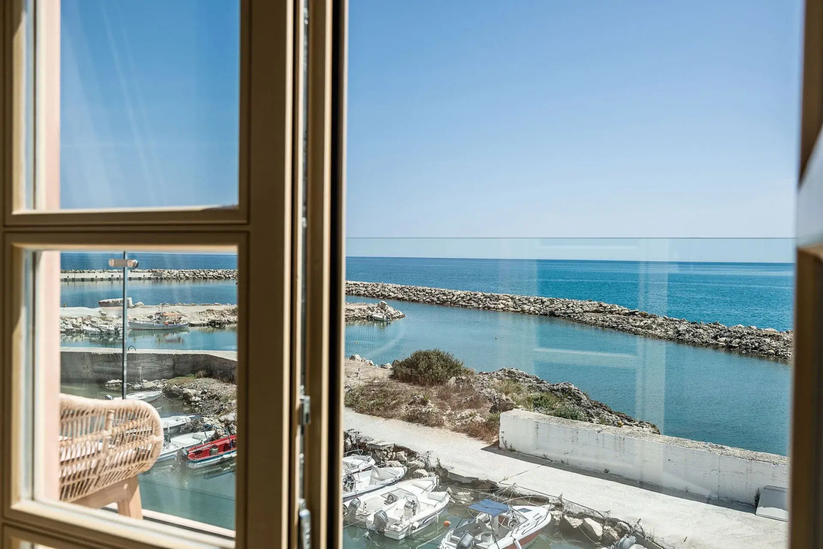Avra Apartments Kolymbari Harbour