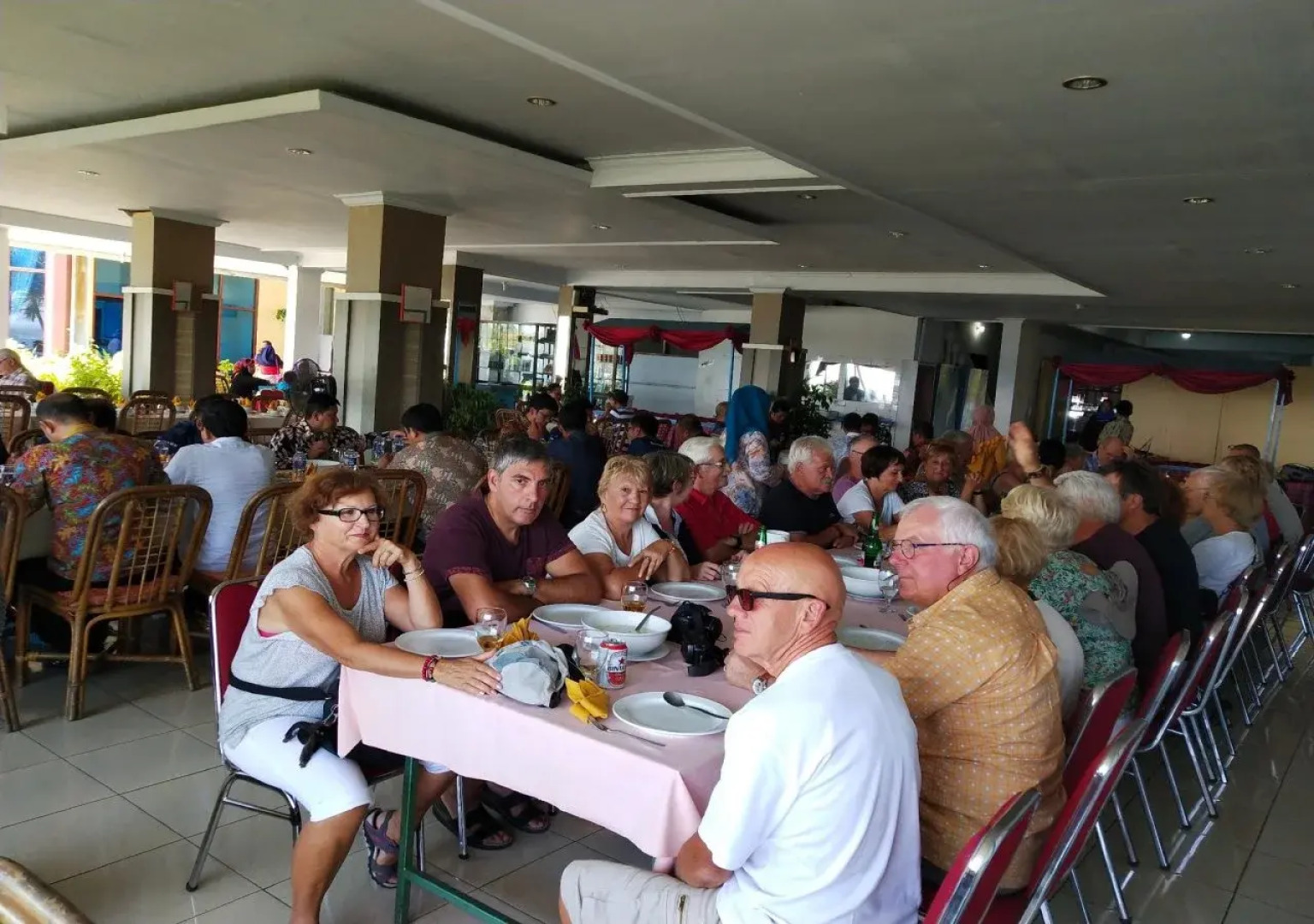 BUKIT KENARI Hotel & Restaurant