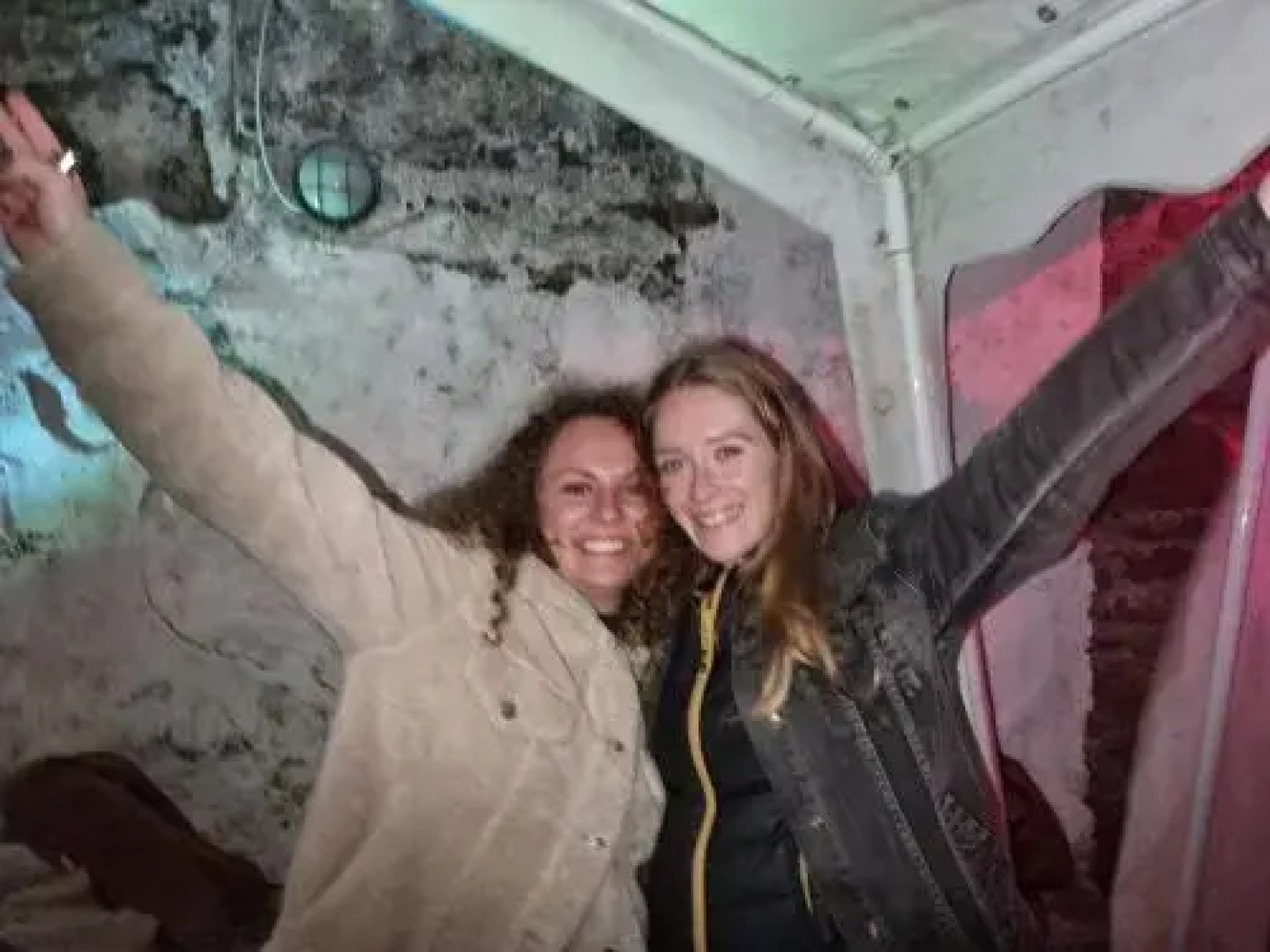 The Valley House Hostel & Bar