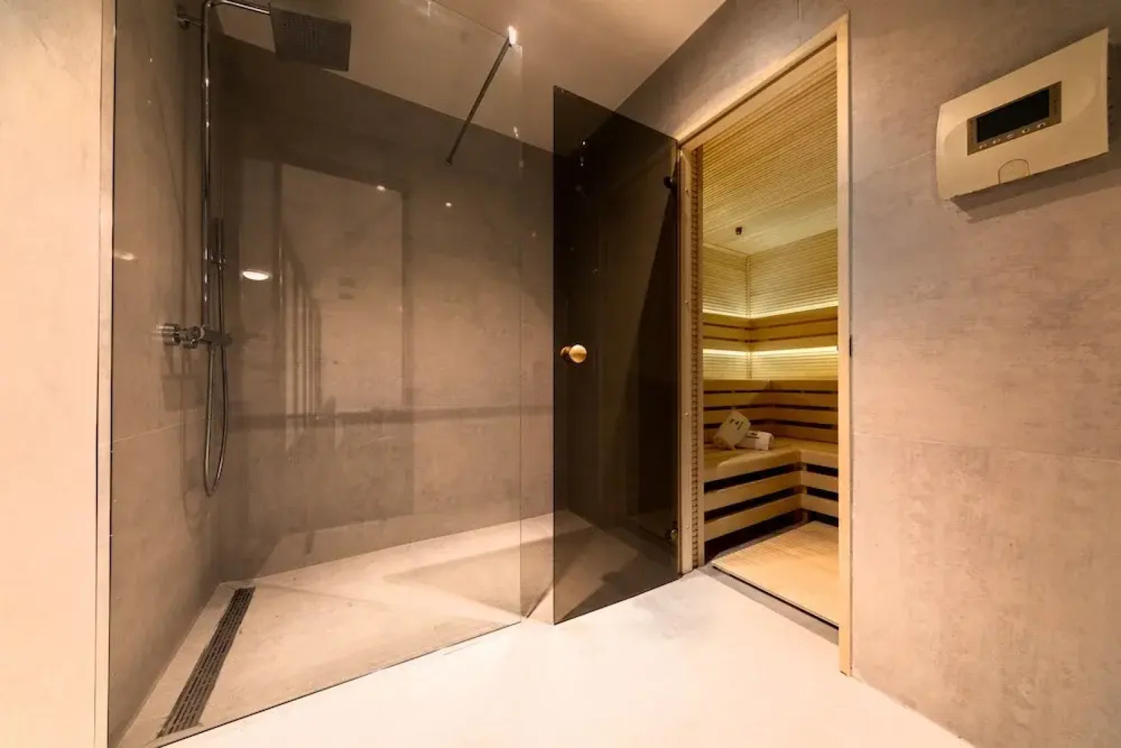 Hotel Zeta by Sambic