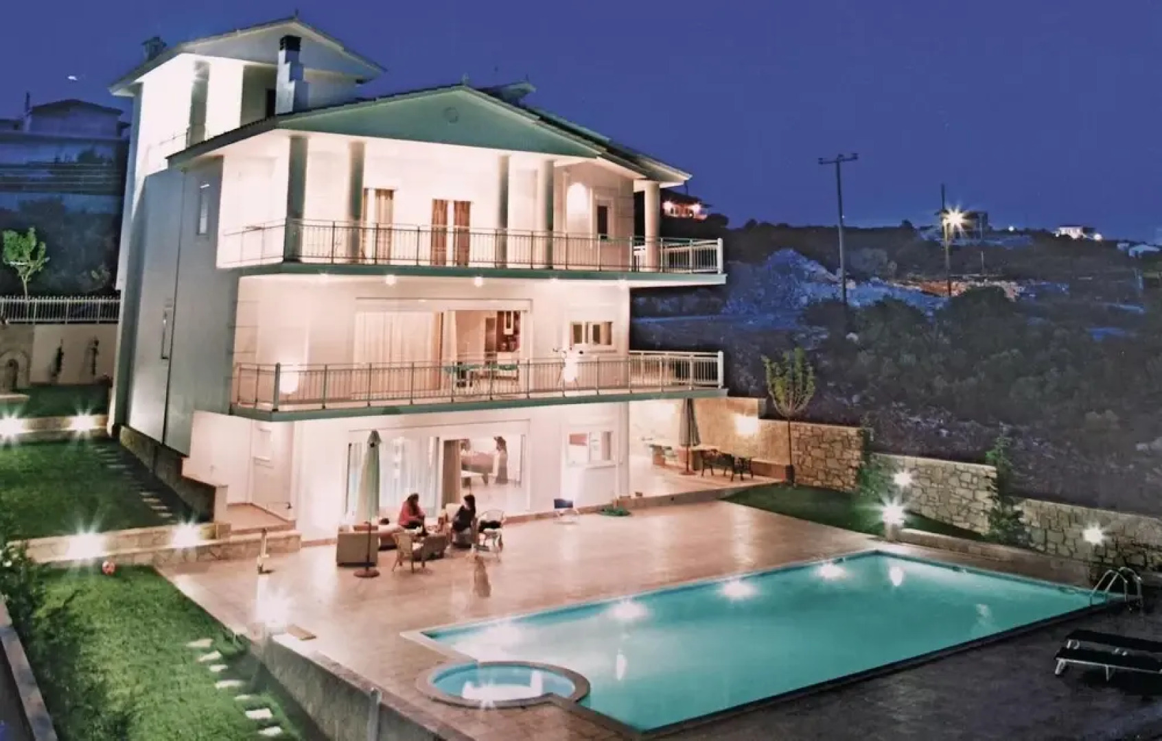 Amazing Home in Theologos with Hot Tub, WiFi & 6 Bedrooms