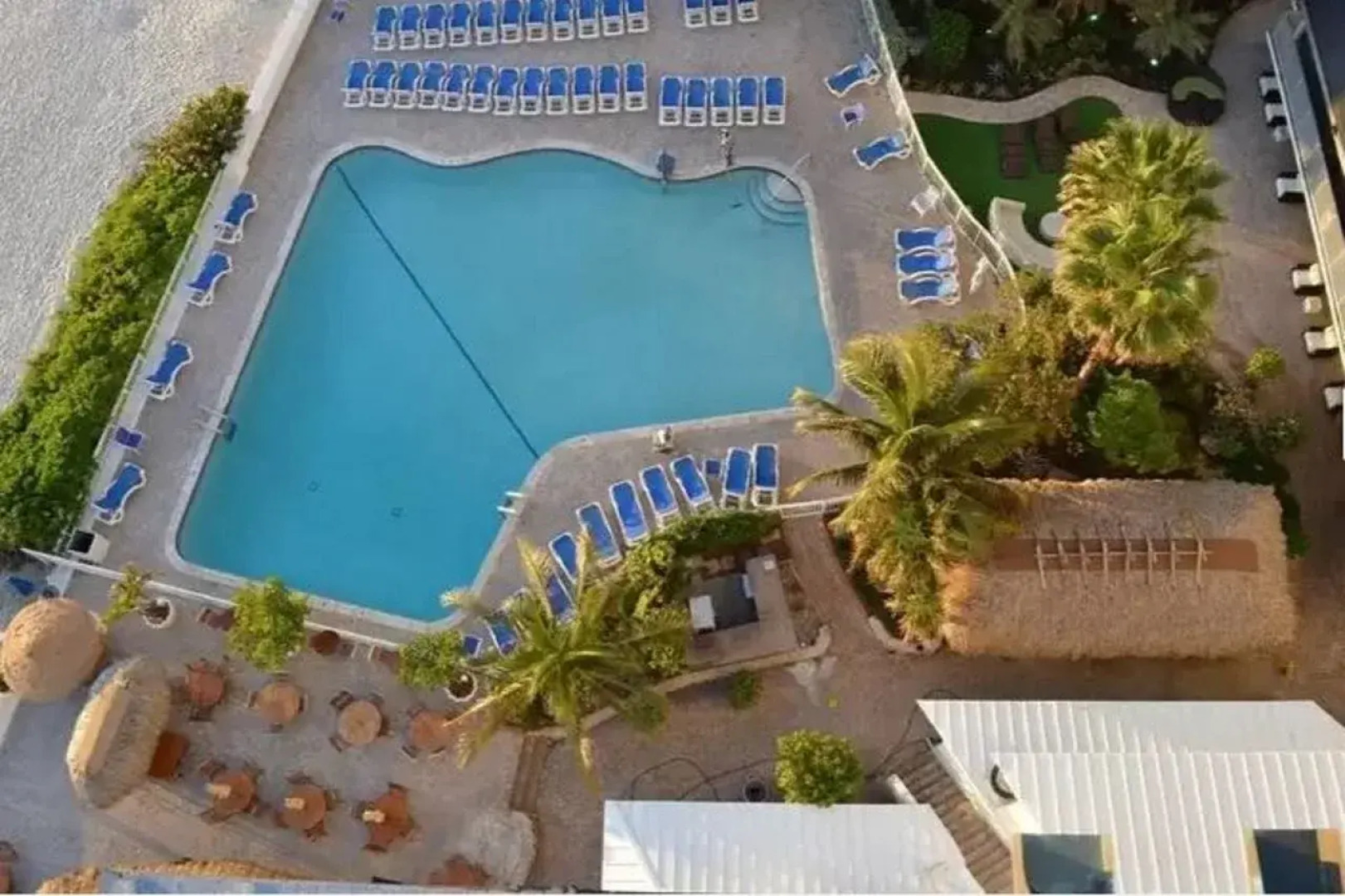 Ocean Manor Beach Hotel