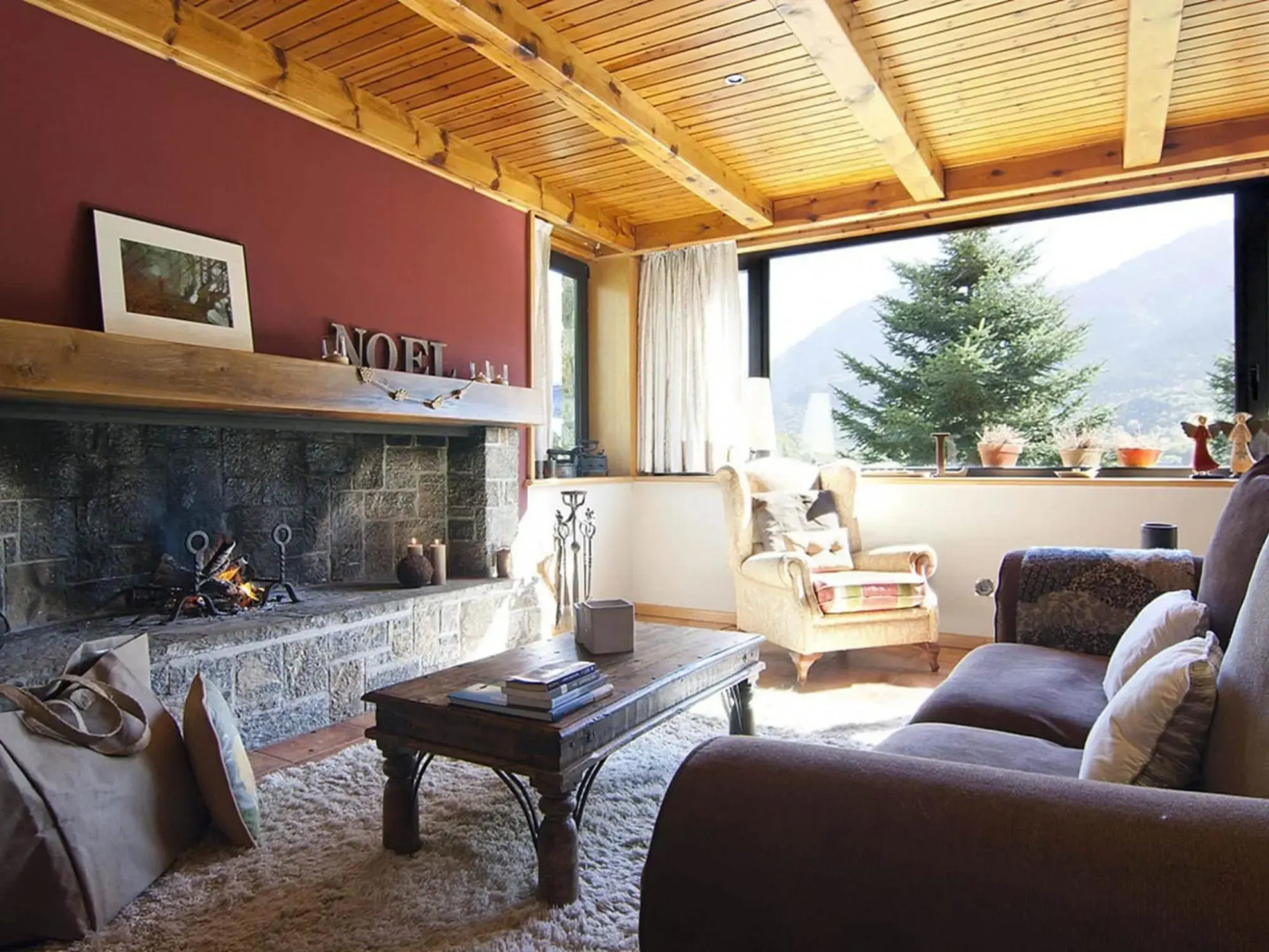 House located in Vall d 'Aran and just 5 min. Walk from the center of Vielha.