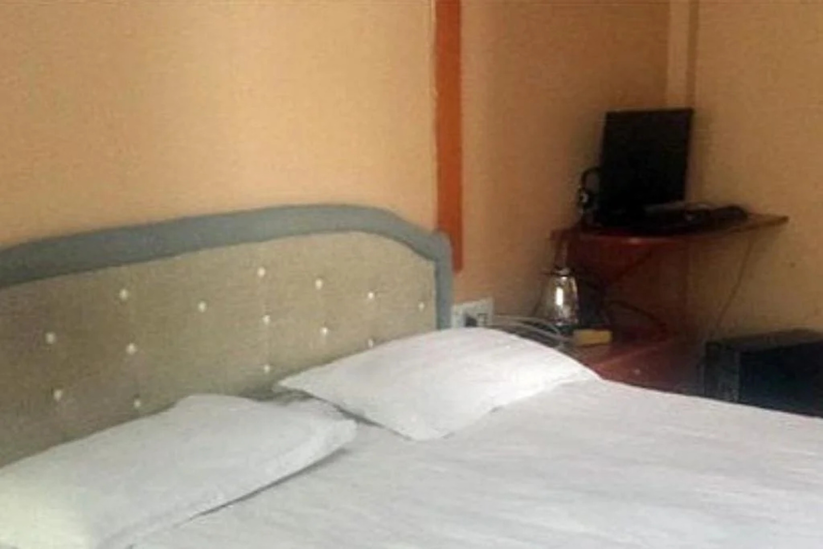 Guangyuan Studios Hotel