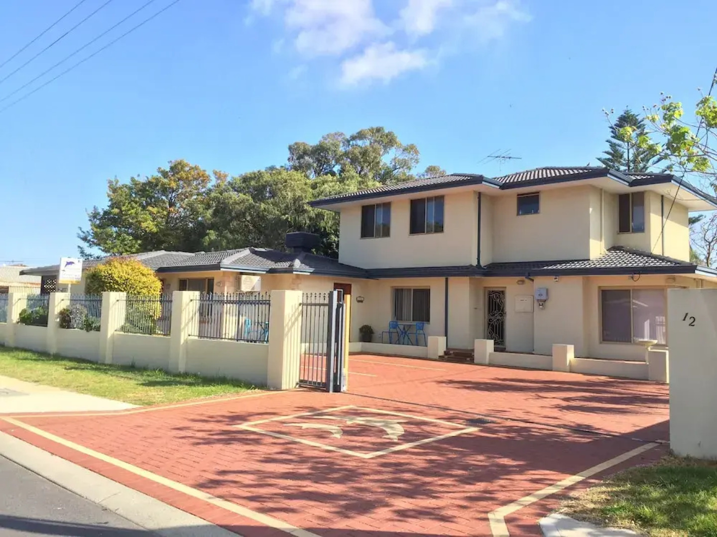 The Royal Dolphin B&B in Safety Bay
