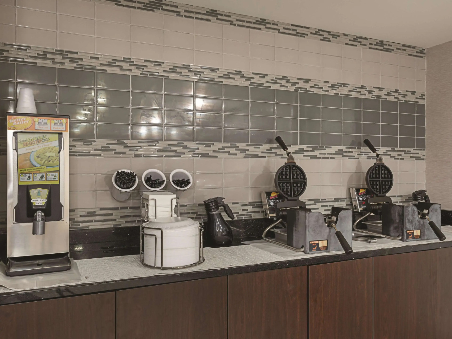 La Quinta Inn & Suites by Wyndham Baltimore BWI Airport