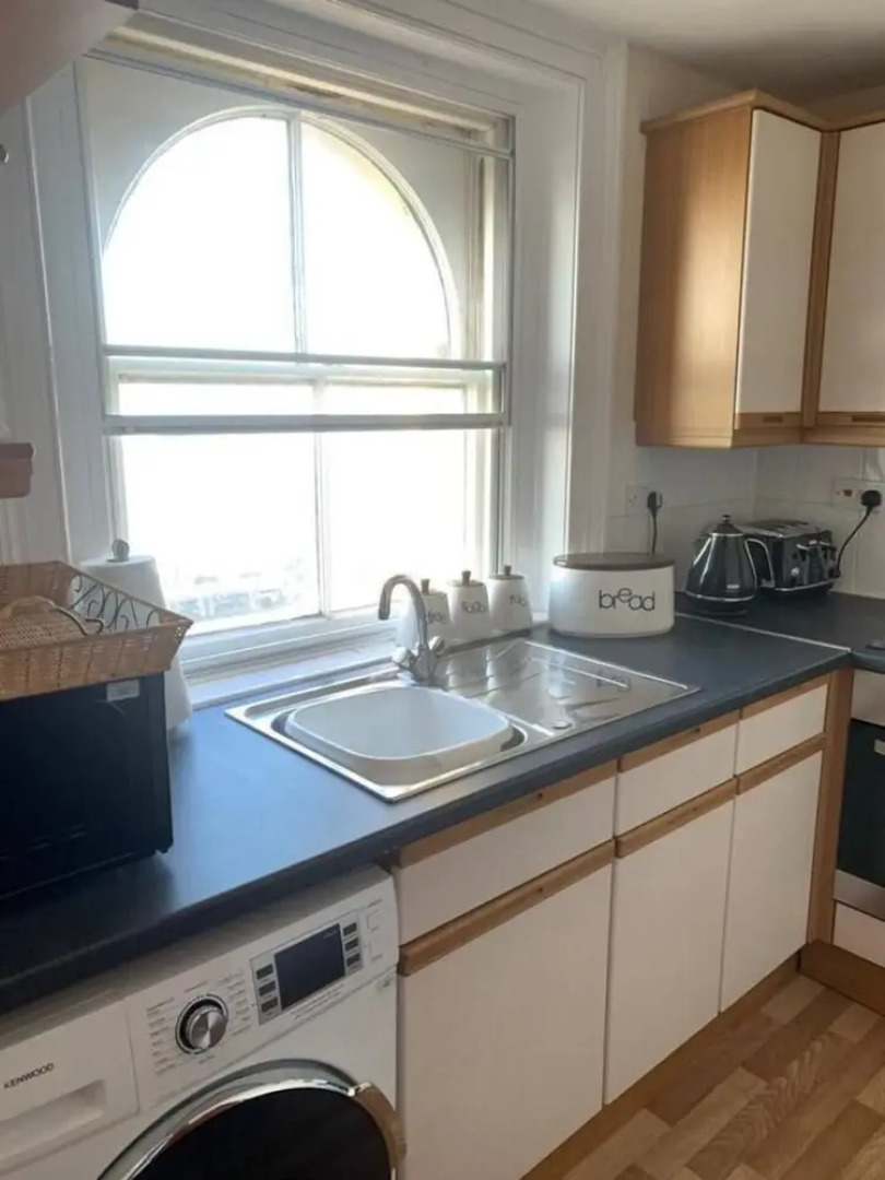 Admirals Harbour View 2-bed Apartment in Harwich