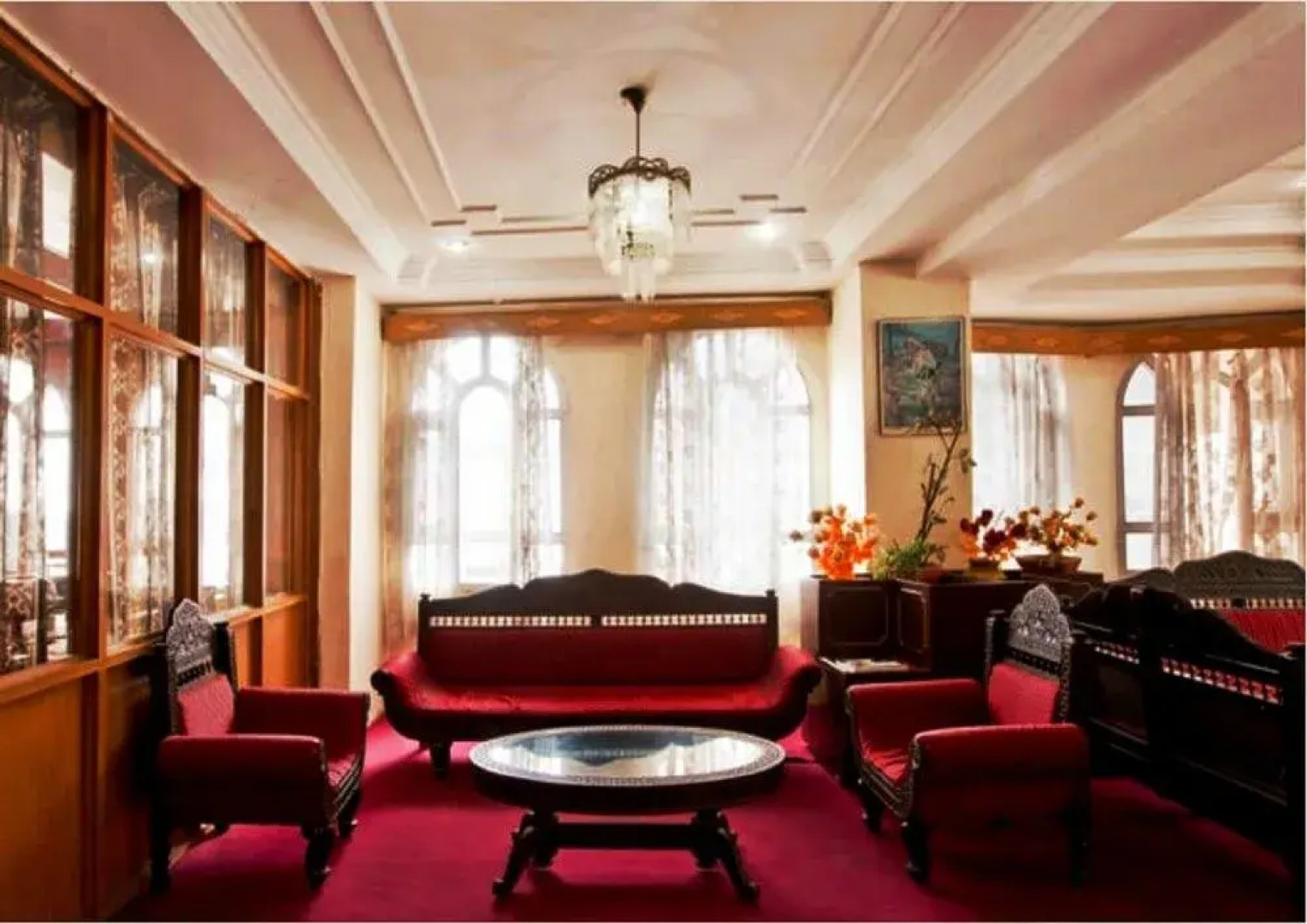 TIH The Grand Him Queen