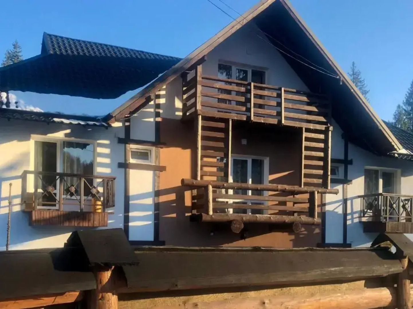 Готель RIVER HILL