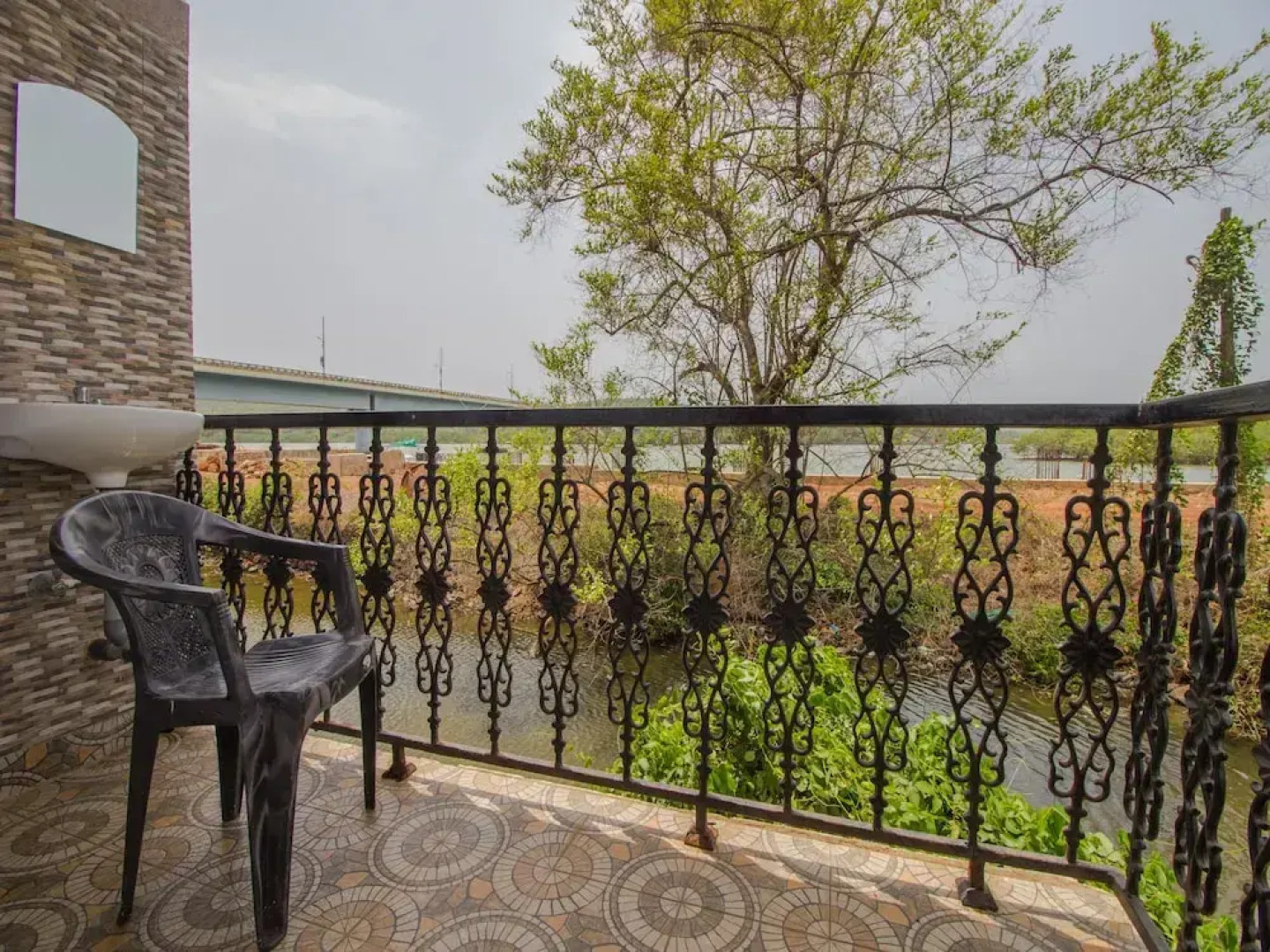 OYO 14644 Home Riverview Studio Siolim