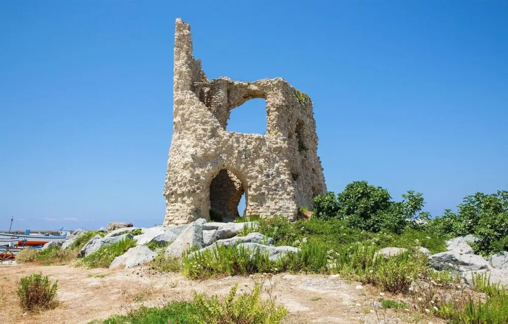 Amazing Apartment in Botricello With Wifi and 2 Bedrooms