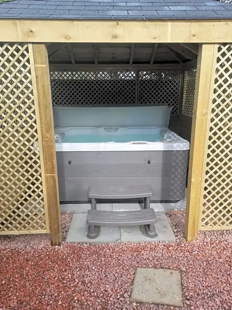 Glenfern Guest House with No Hot Tub & Cottage with Private Hot Tub