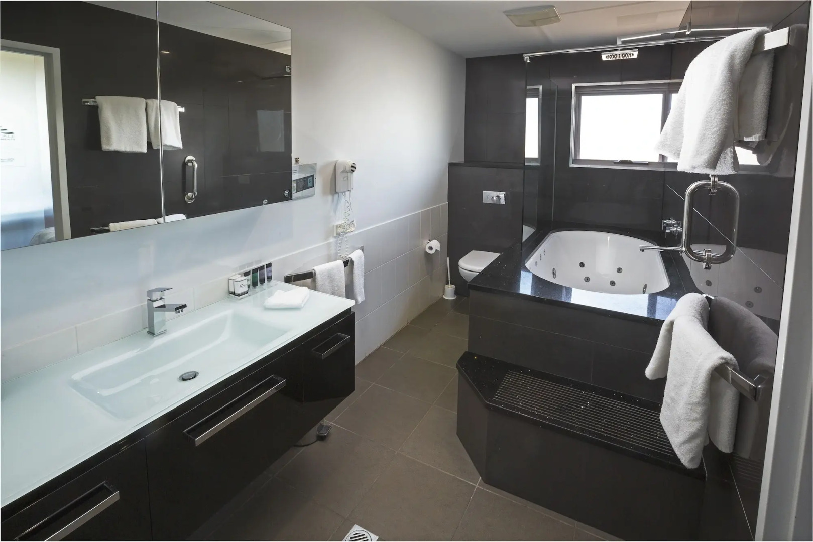 Honeysuckle Executive Apartments