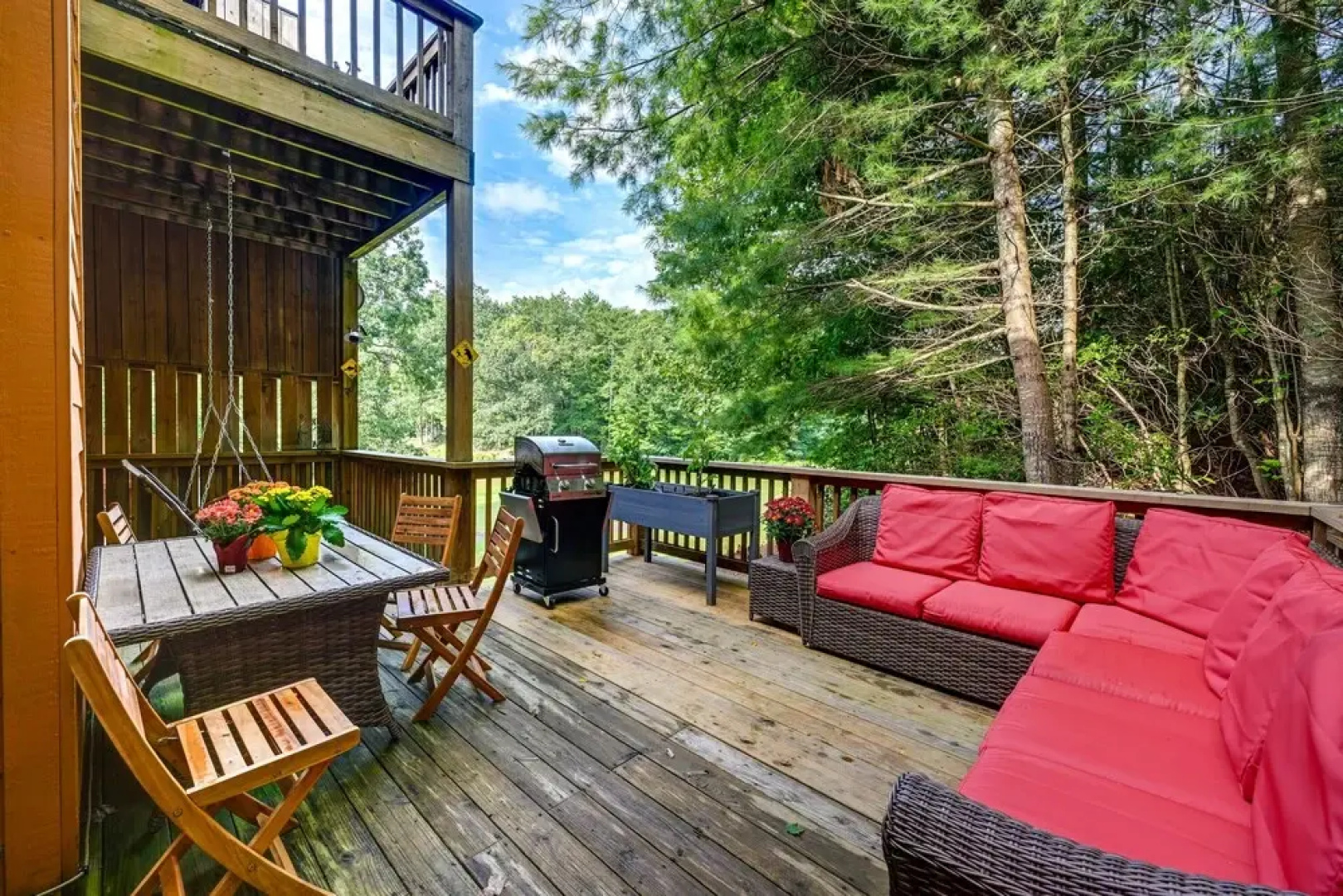Sapphire Retreat Near Lakes, Trails & Waterfalls!