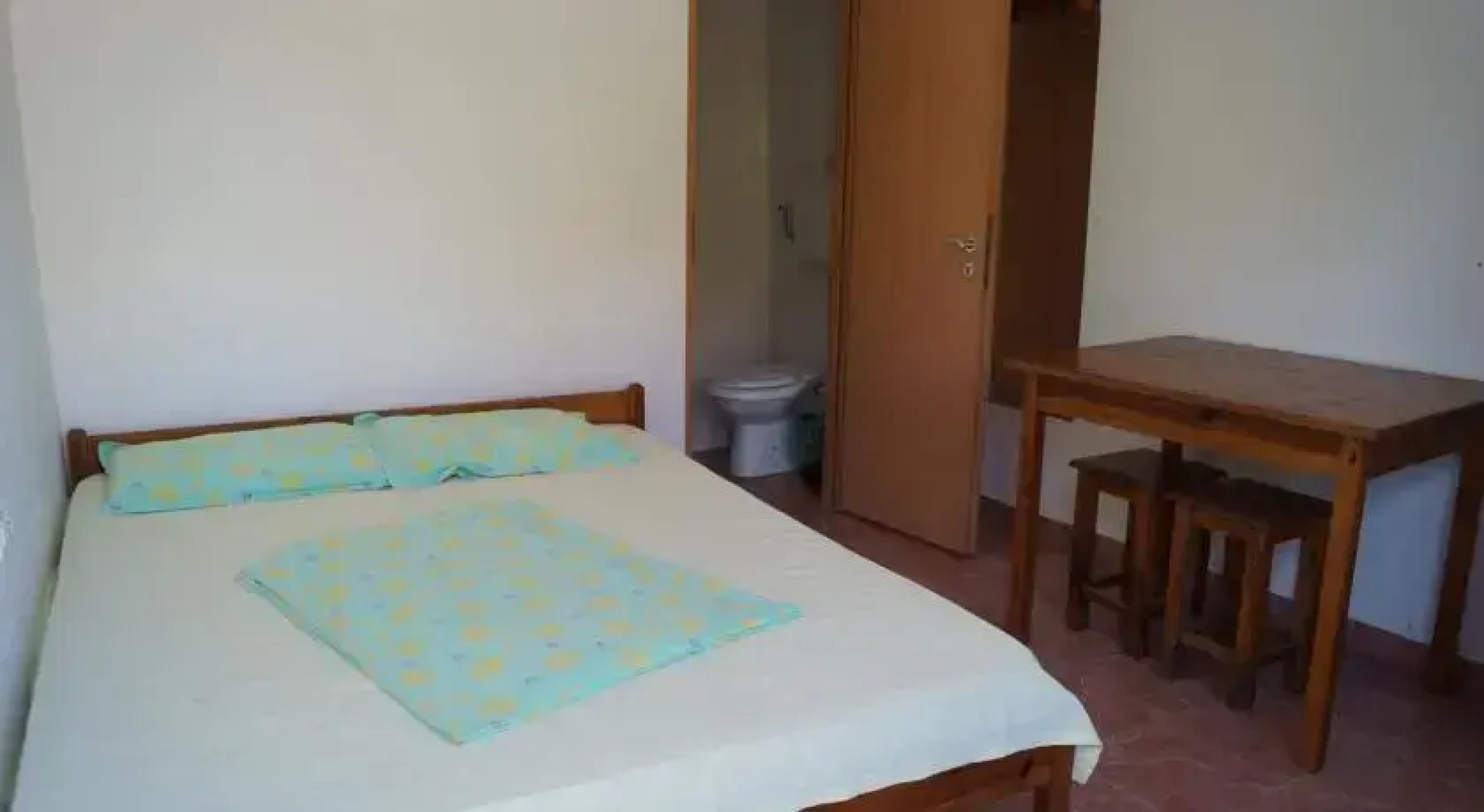 Pura Vida Breeze Hostel