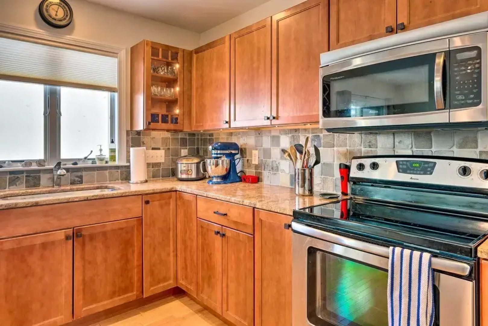 Bethel Townhome: 8 Mi to Sunday River Resort!