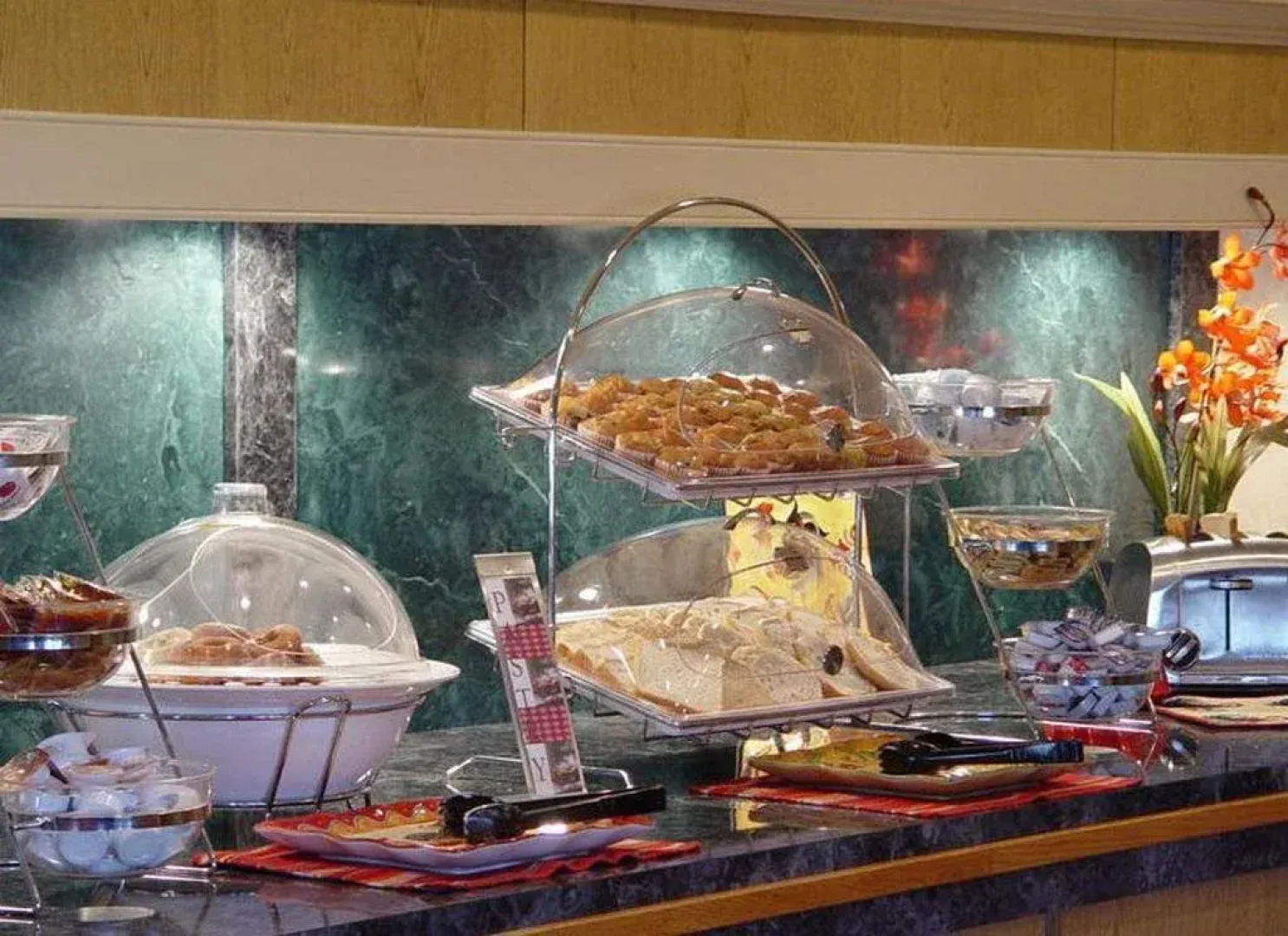 Point Plaza Suites at City Center