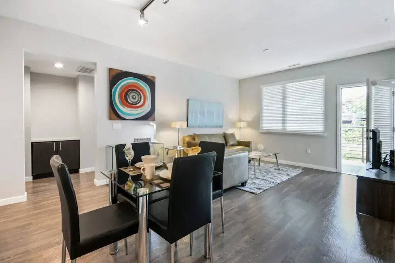 Bluebird Suites near Facebook HQ