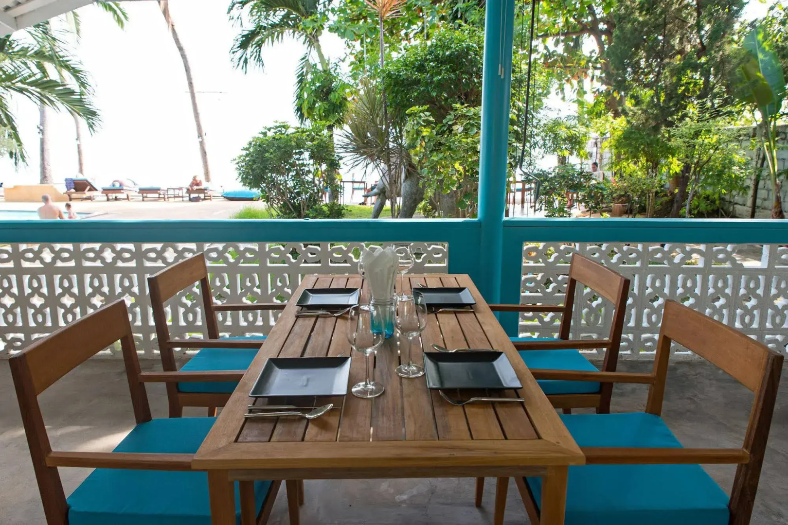 Blu' Beach Bungalows