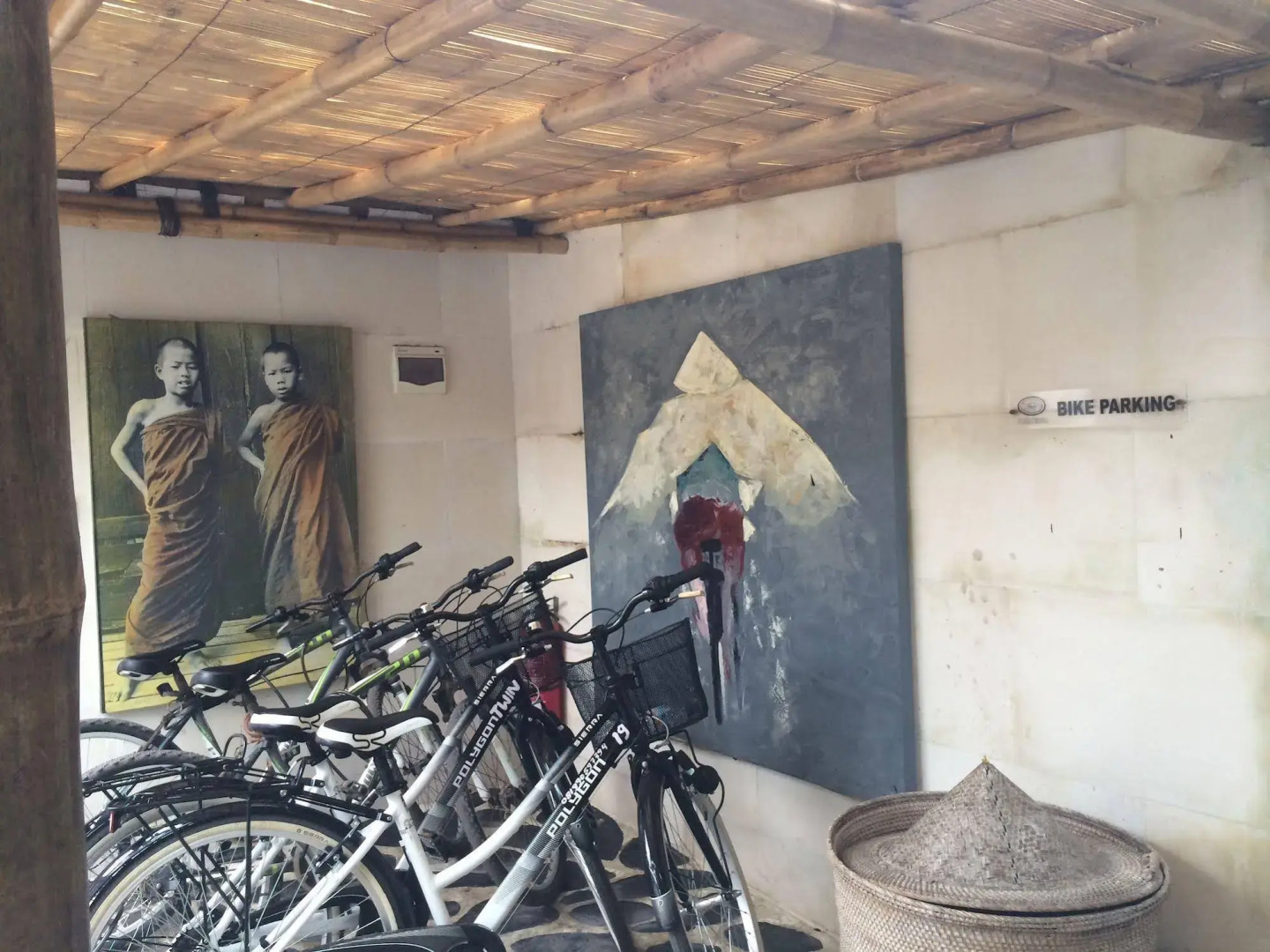 Scallywags Mango Motel