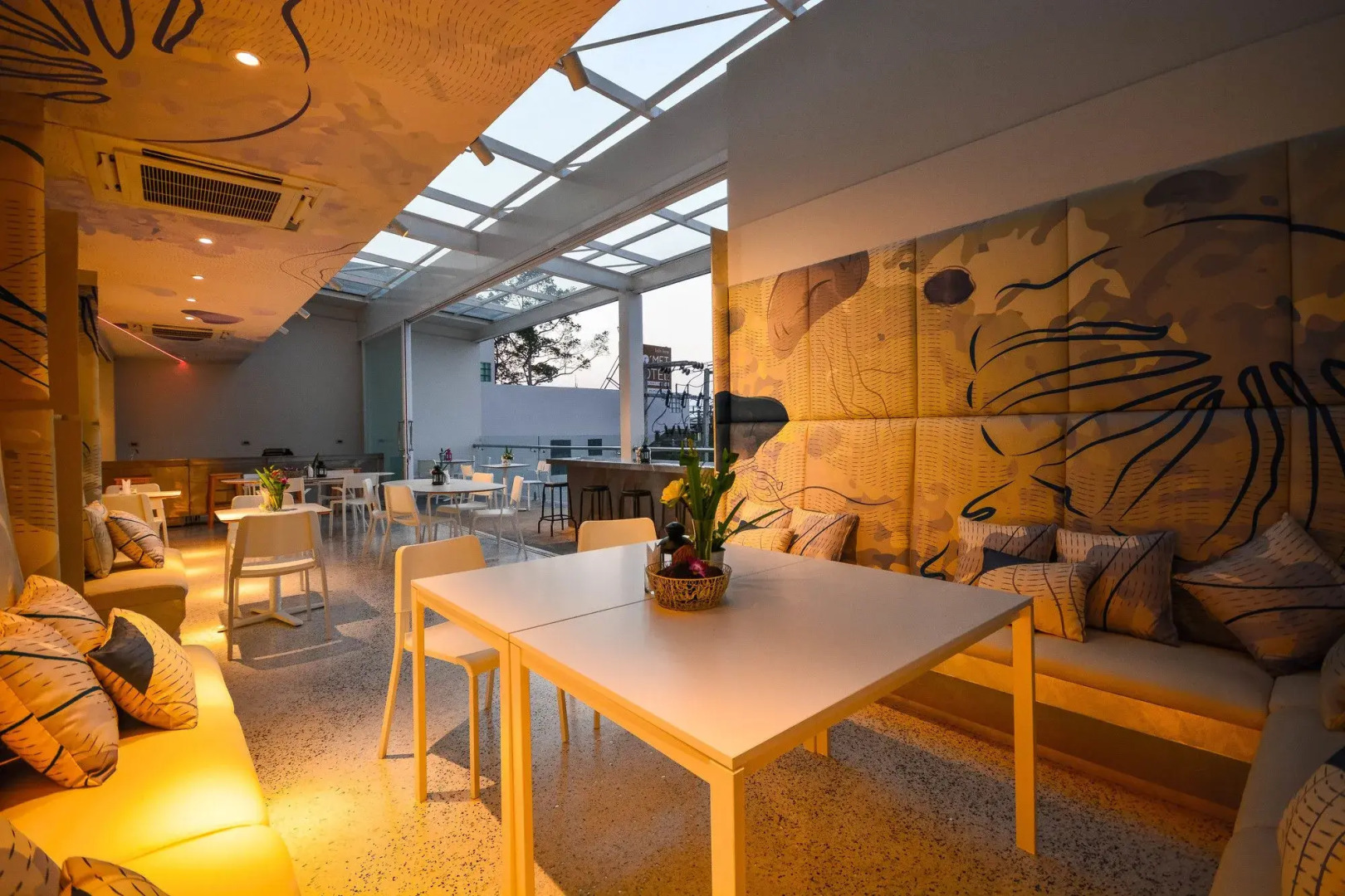 Comet Hotel Suratthani