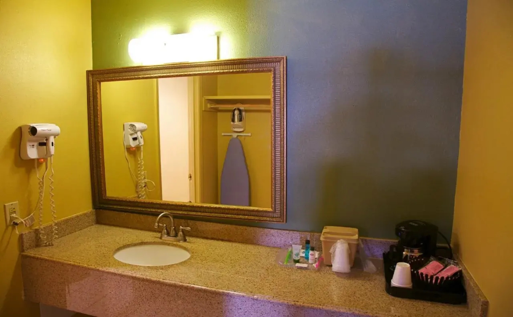 Coach Light Inn Brenham