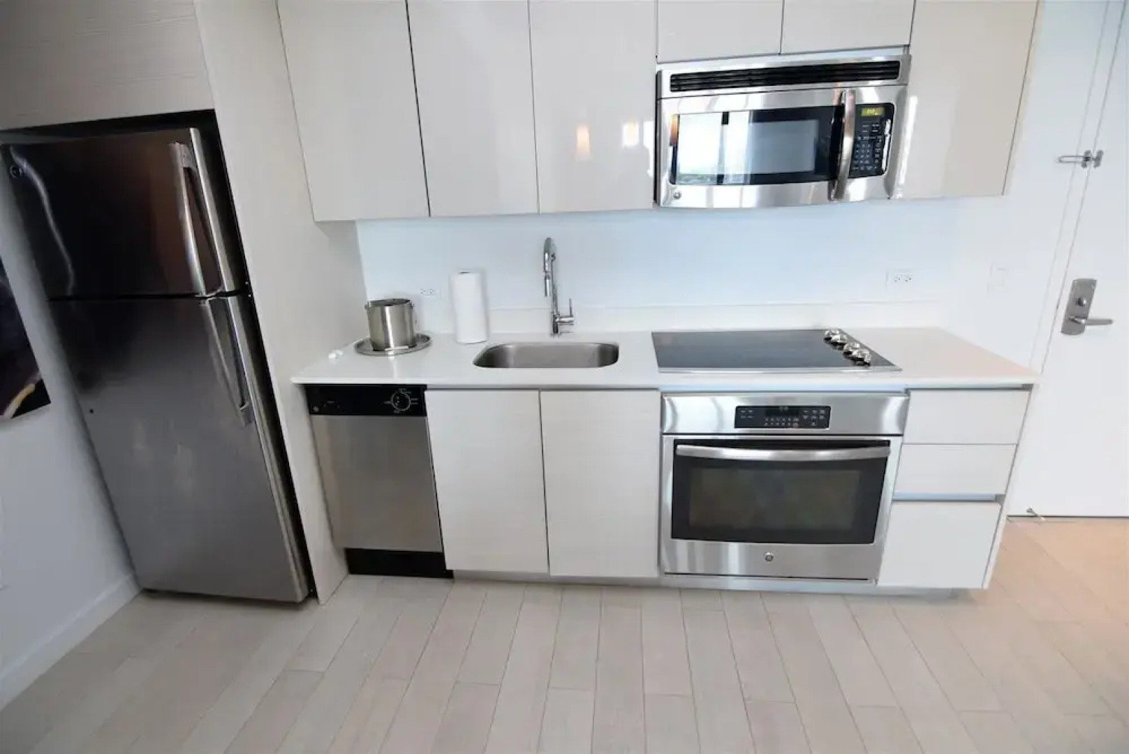 Stunning Bay Views 2 Bed 2 Bath Residence @ Beachwalk