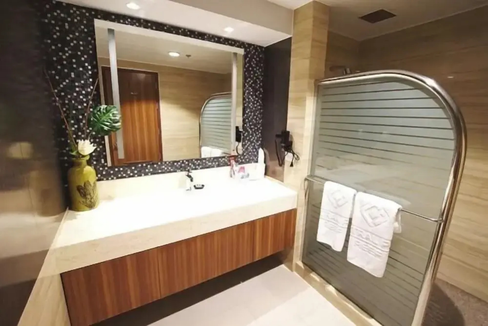 Central Park Reef Resort