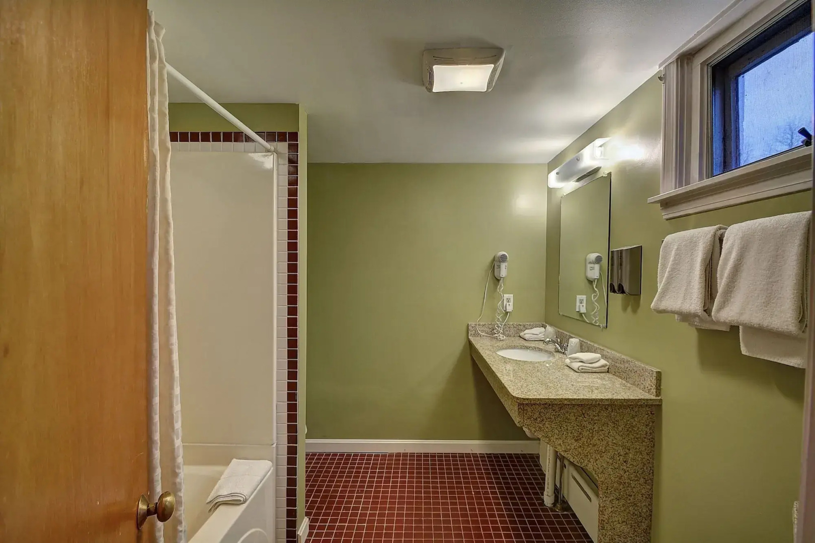 Colonial Motel And Spa