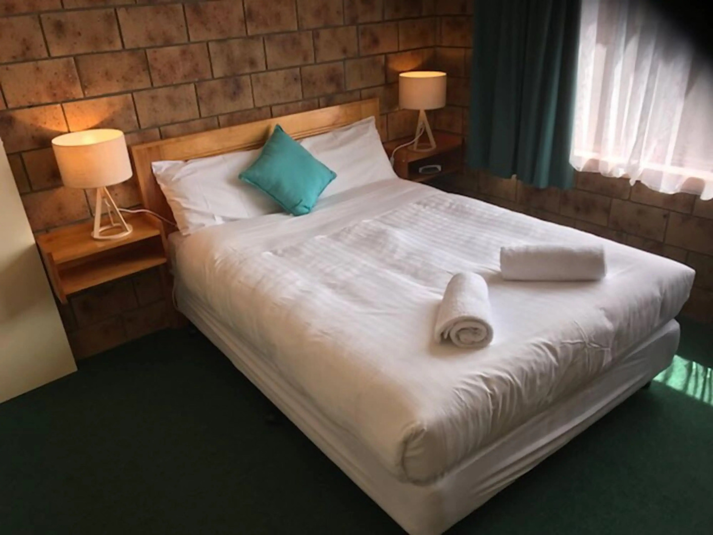 Kellraine Holiday Units