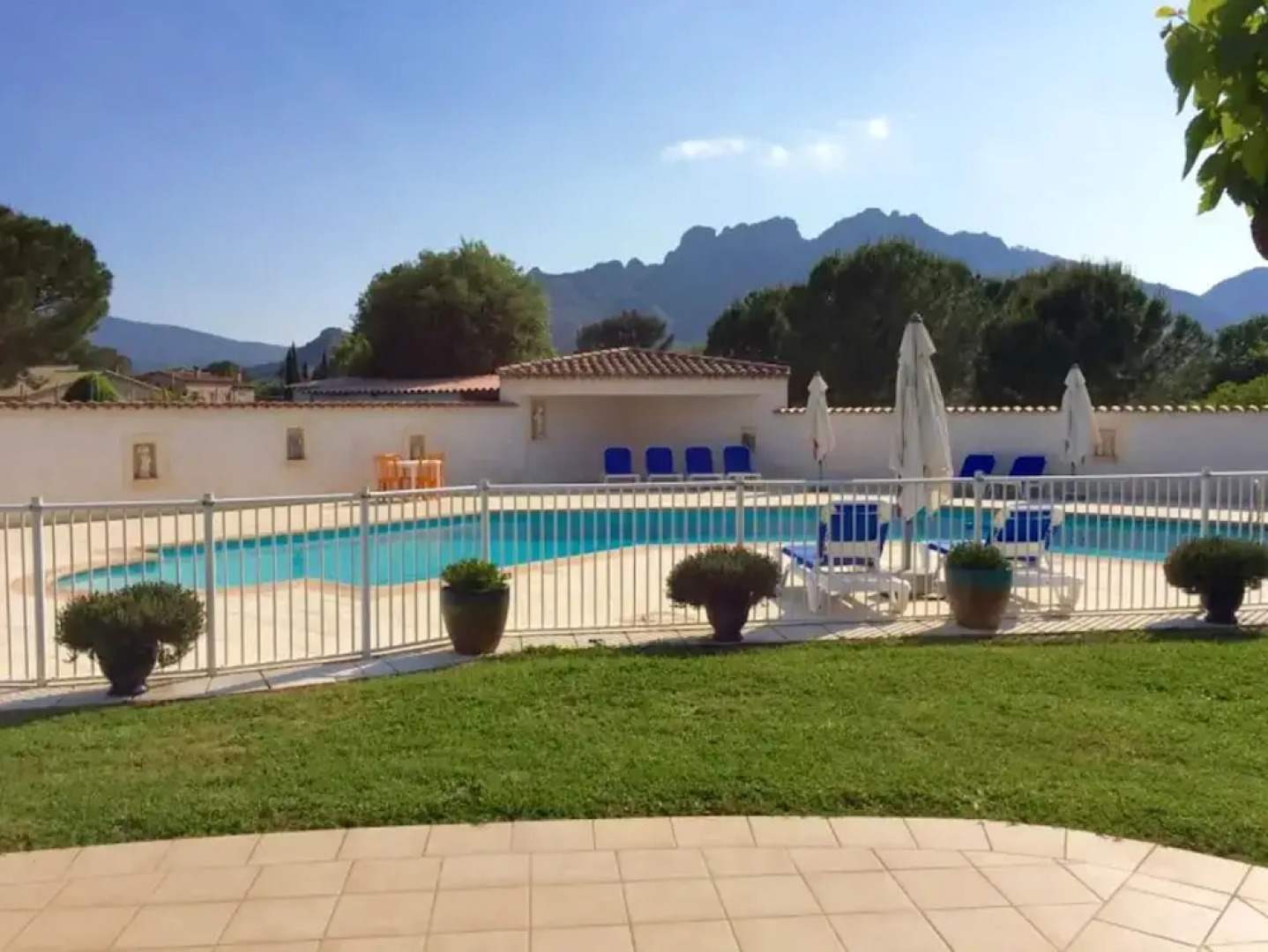 House With One Bedroom In Roquebrune Sur Argens With Shared Pool Enclosed Garden And Wifi