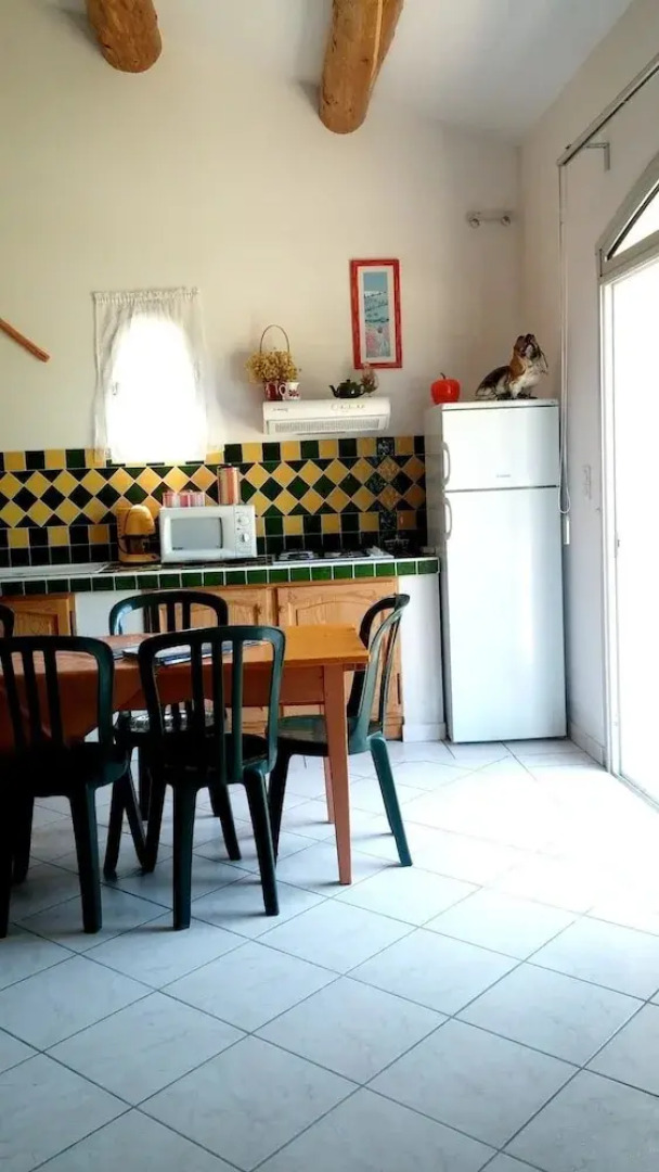 House With one Bedroom in Pujaut, With Wonderful Mountain View, Furnis