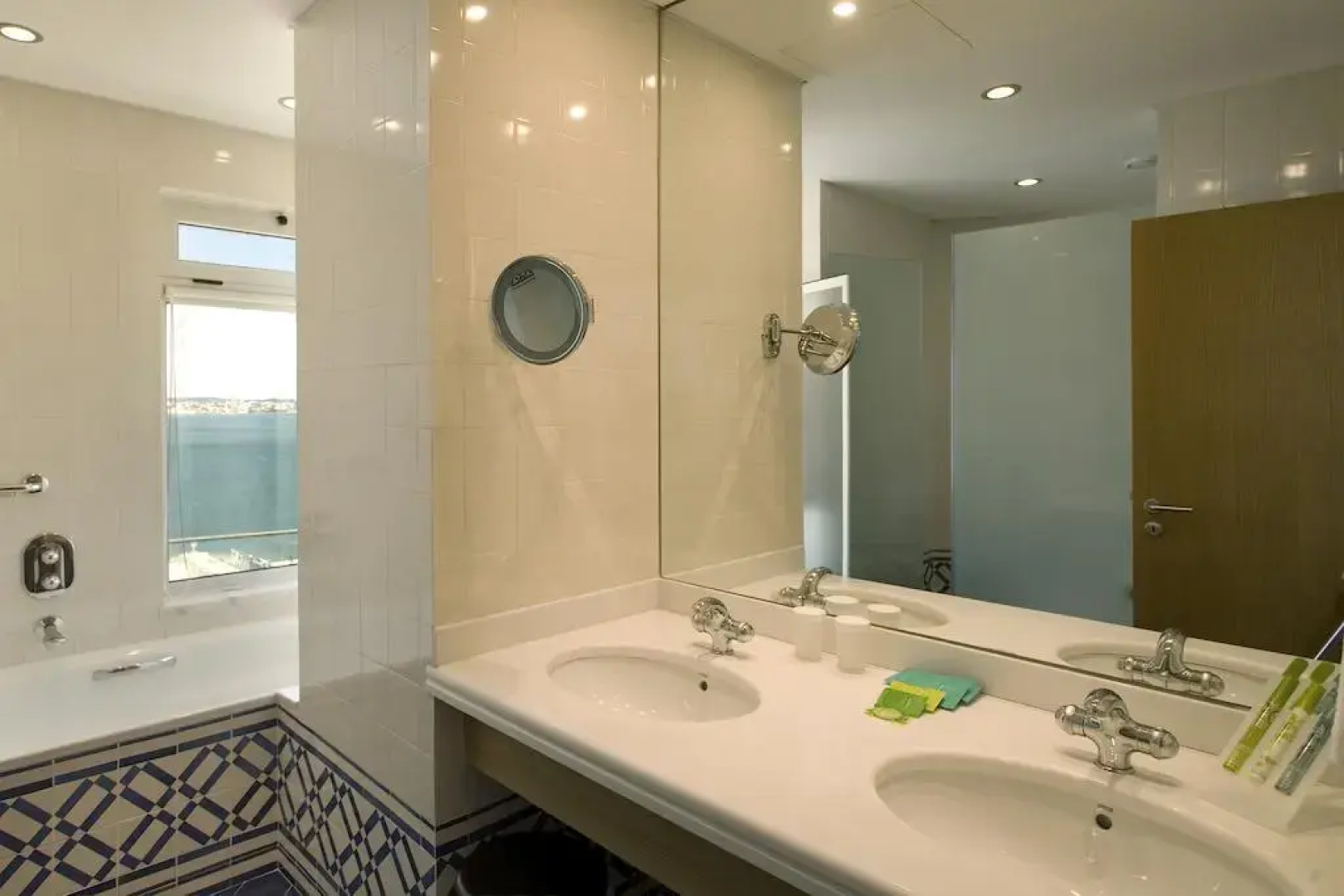 Aqualuz Troia Mar & Rio Hotel & Apartments