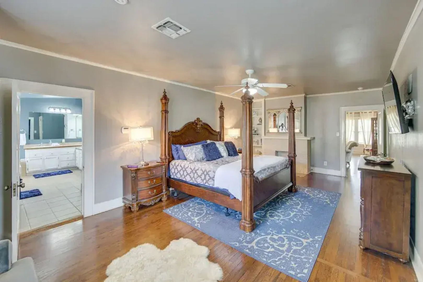 'the Pink Azalea' - Tyler Home w/ Yard + Patio!