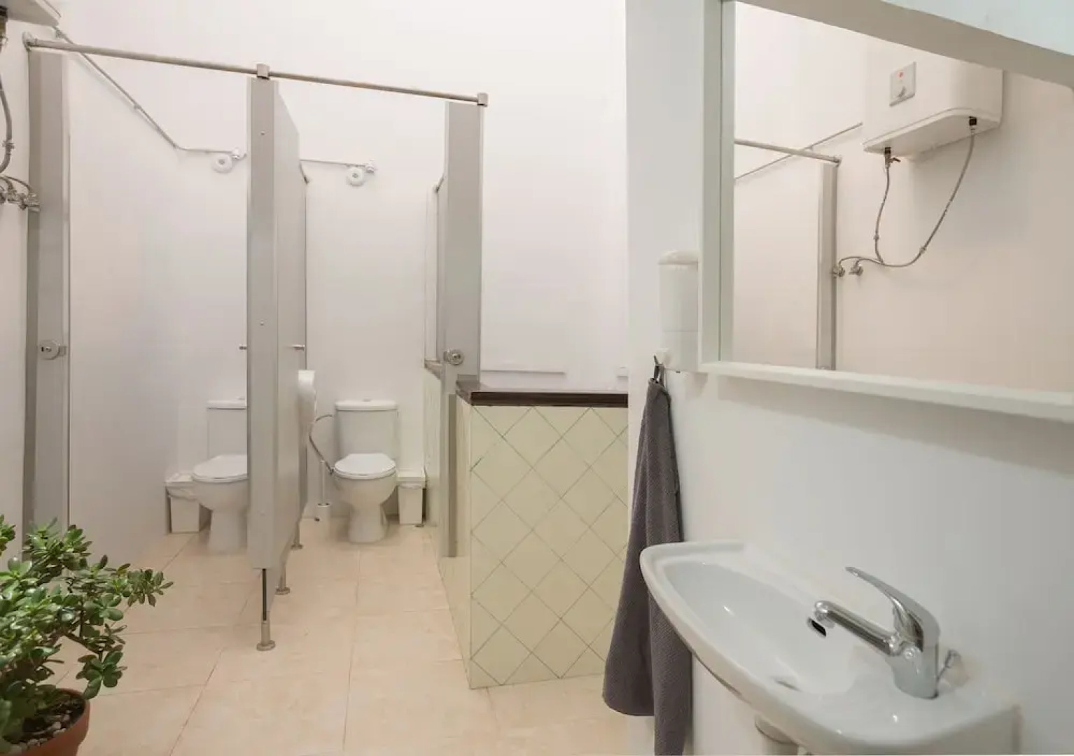 Ventana Azul Surf Hostel