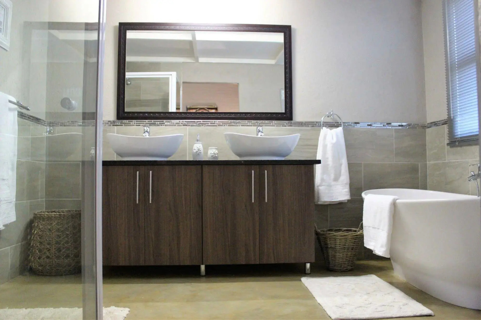 Ibis Way Guest House