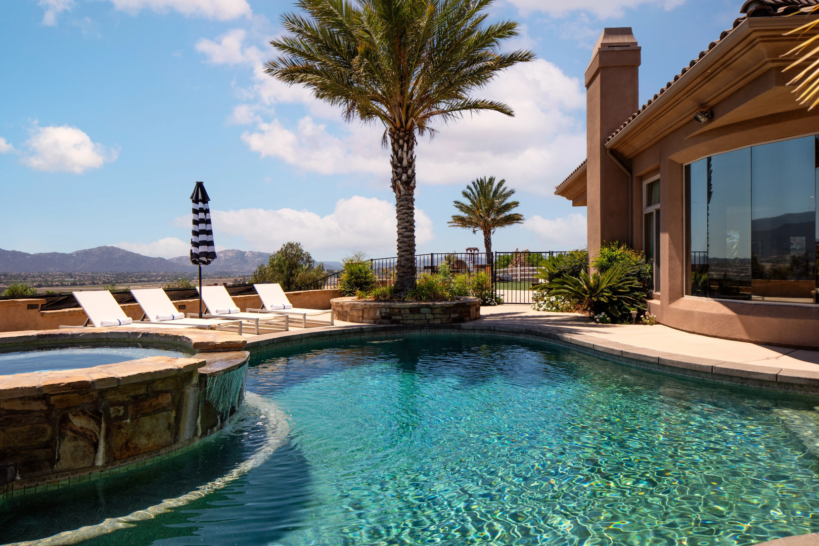 Sangiovese By Avantstay Spectacular Estate w/ Pool, Hot Tub & Putting Green